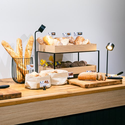 Leipäpöytä-vinkit niin lounaskattaukseen kuin aamiaistarjontaan.