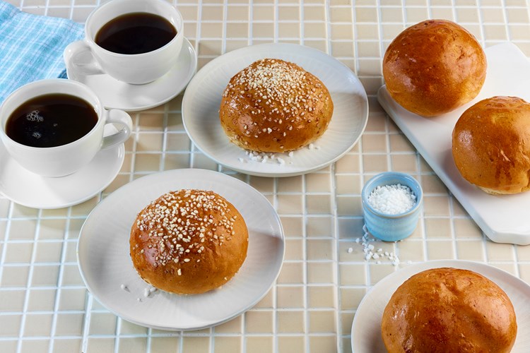 Vähennämme palmuöljyn käyttöä leipomotuotteissamme