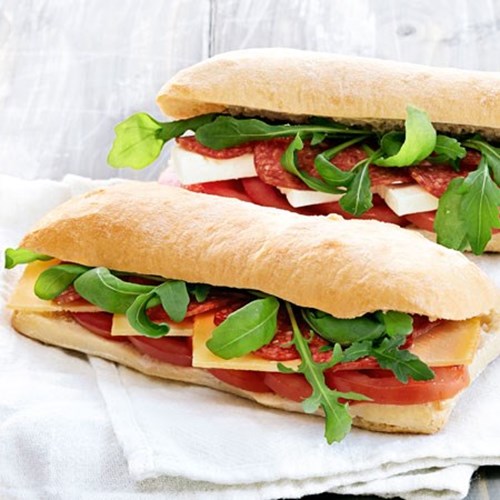 Salami-Gouda Ciabatta Kiireetön-leivästä