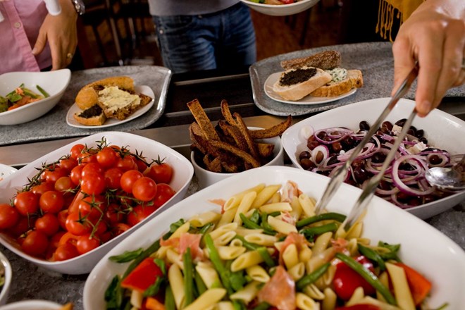 Leivät lounaspöytään; tutustu lounaspöydän leipävalikoimaan.