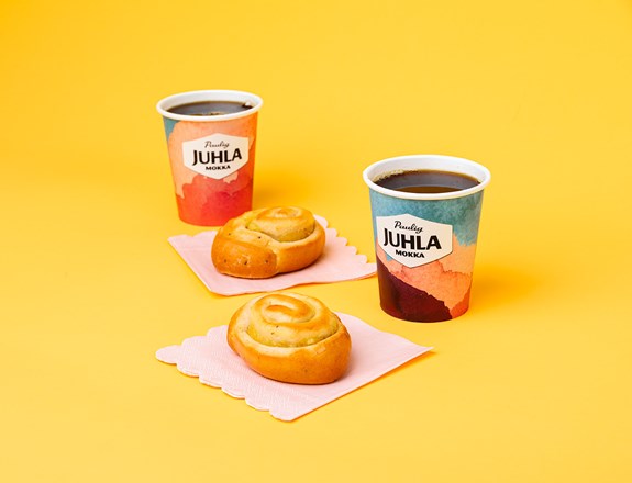 Pullava x Juhla Mokka -torikahvikiertue ihastuttaa kuluttajia ympäri Suomen. Katso sijainnit ja varmista, että hyllystäsi löytyy herkullisin kesäpulla.