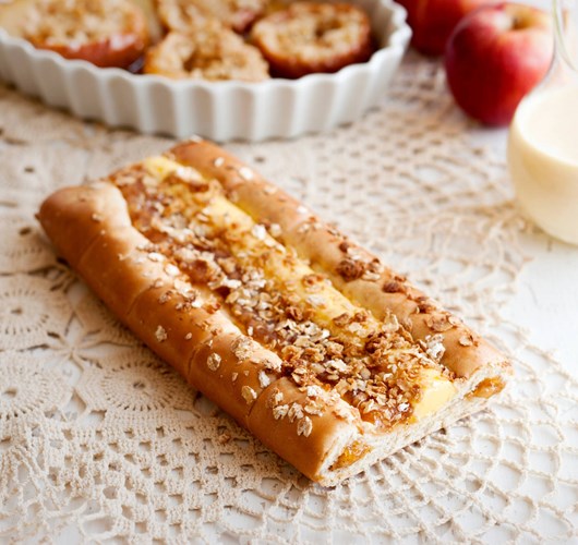 Syyskauden Pullava-pitko uuniomena-täytteellä