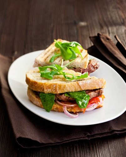Pariloitu Steak sandwich