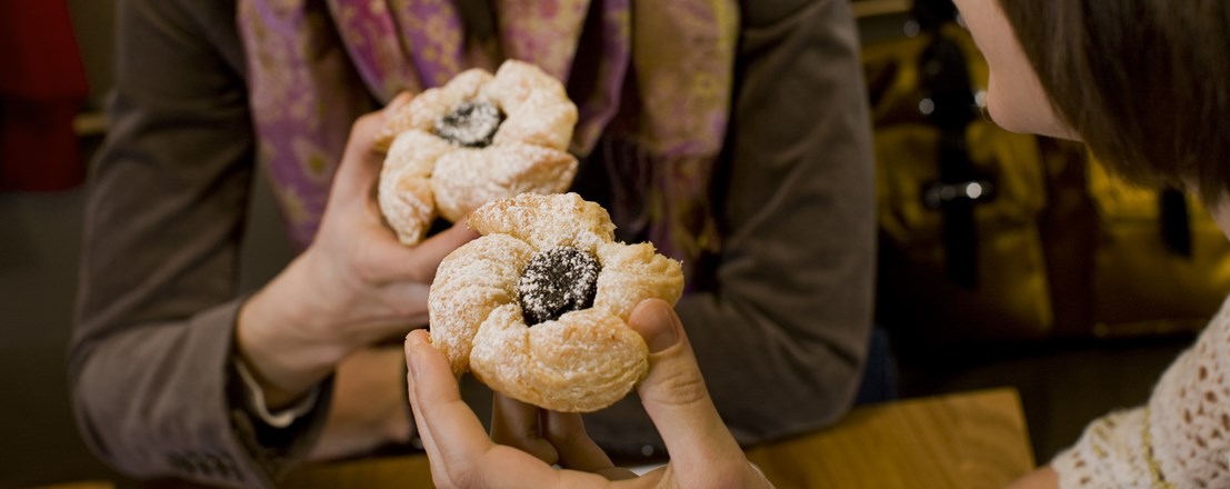 Hyödynnä vuoden aikana vietettävät minisesongit kaupallisesti sesonkiin sopivilla tuotteilla. Katso Fazerin vinkit.